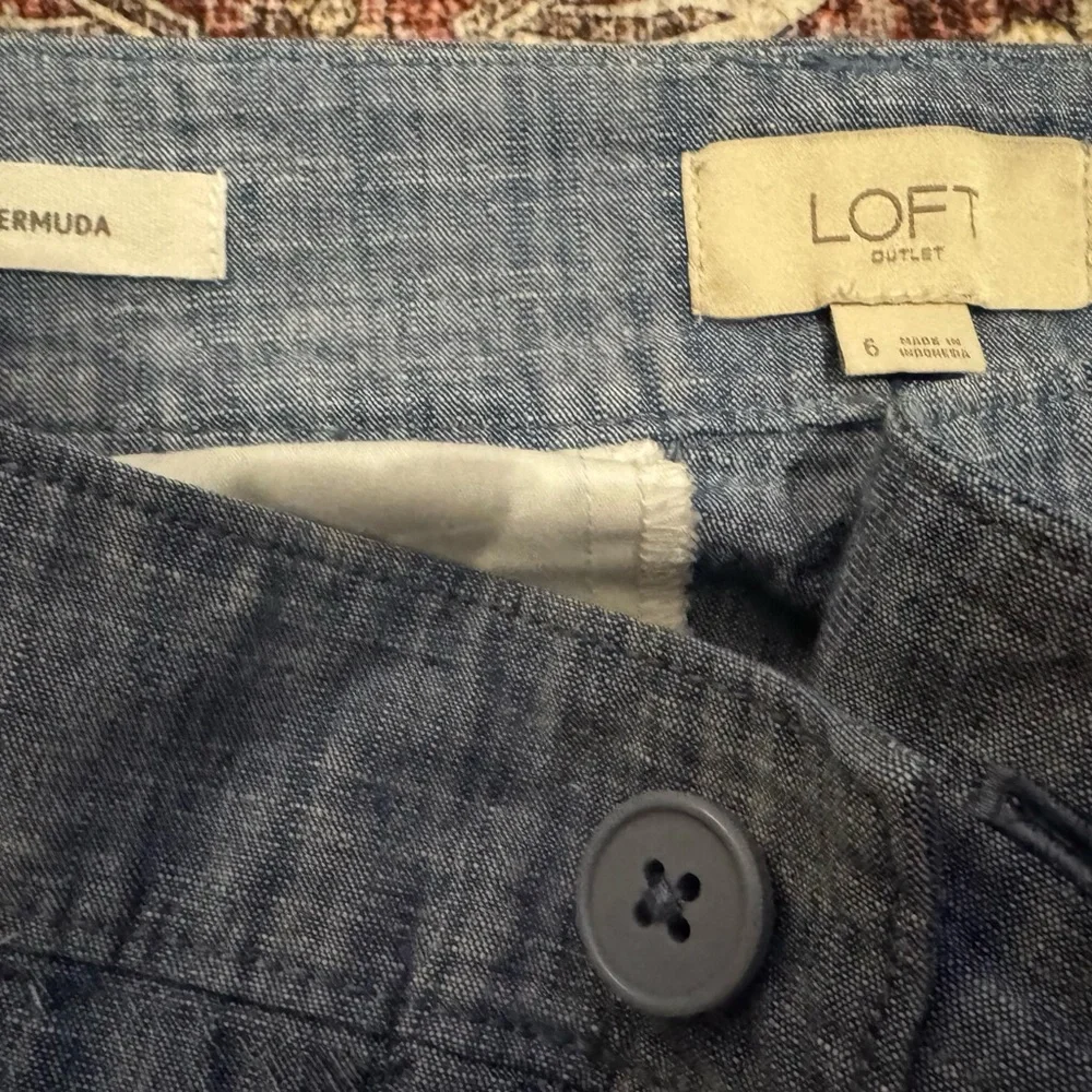 LOFT Women’s Bermuda Shorts size 6 - Picture 2 of 3